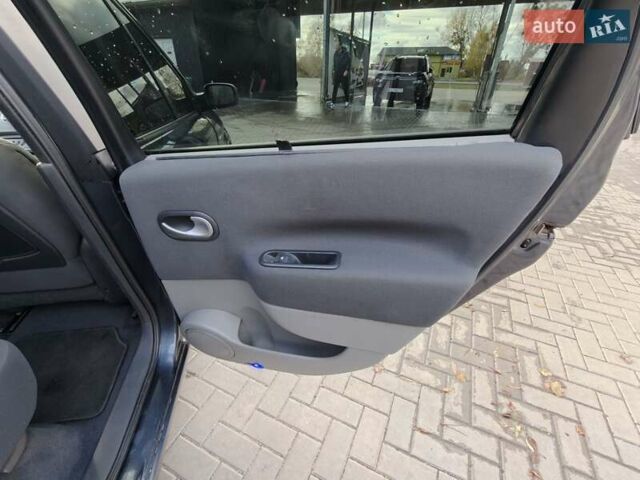 Рено Сценик 2008 в Львове на Automoto.ua Серый Рено Сценик, объемом двигателя 2 л и пробегом 300 тыс. км за 3800 $, фото 6 на Automoto.ua