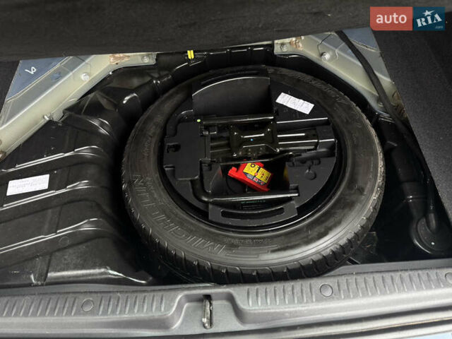 Серый Рено Сценик, объемом двигателя 1.6 л и пробегом 190 тыс. км за 5650 $, фото 19 на Automoto.ua