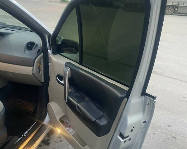 Сірий Рено Сценік, об'ємом двигуна 1.5 л та пробігом 340 тис. км за 5500 $, фото 21 на Automoto.ua