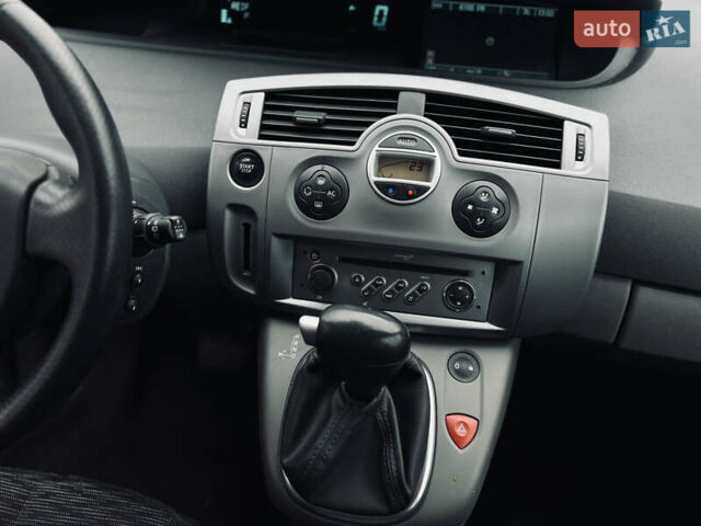 Сірий Рено Сценік, об'ємом двигуна 2 л та пробігом 128 тис. км за 7100 $, фото 14 на Automoto.ua