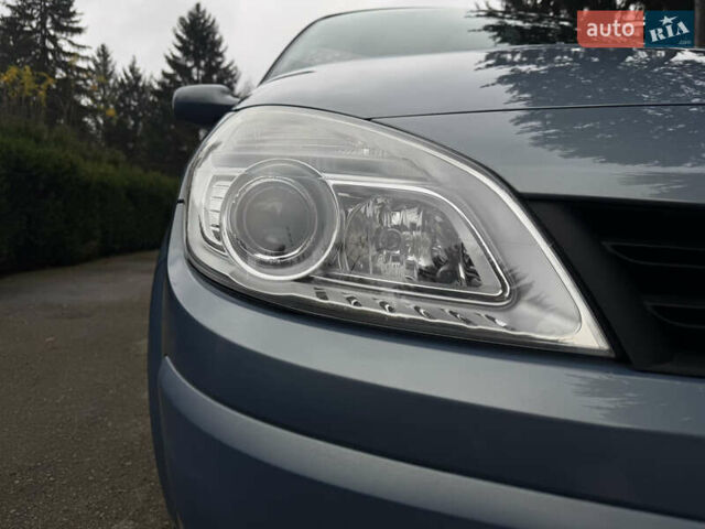 Серый Рено Сценик, объемом двигателя 1.6 л и пробегом 190 тыс. км за 5650 $, фото 32 на Automoto.ua