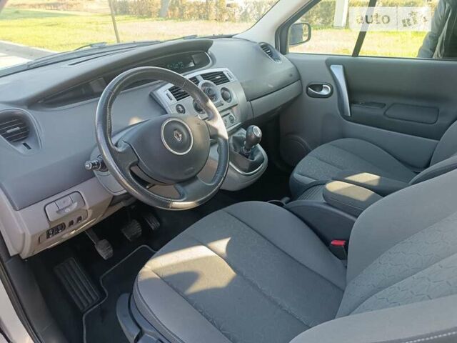 Серый Рено Сценик, объемом двигателя 1.6 л и пробегом 126 тыс. км за 5500 $, фото 14 на Automoto.ua