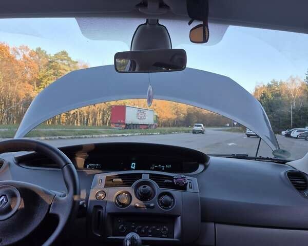 Серый Рено Сценик, объемом двигателя 1.6 л и пробегом 158 тыс. км за 5600 $, фото 24 на Automoto.ua