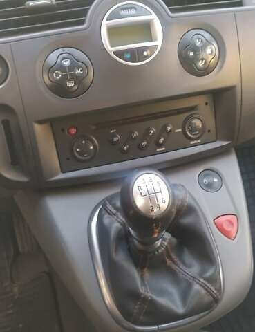 Серый Рено Сценик, объемом двигателя 1.5 л и пробегом 250 тыс. км за 6300 $, фото 13 на Automoto.ua