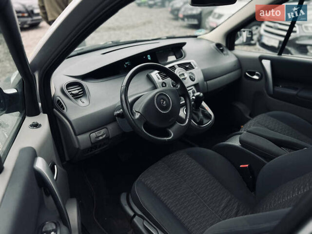 Сірий Рено Сценік, об'ємом двигуна 2 л та пробігом 128 тис. км за 7100 $, фото 10 на Automoto.ua