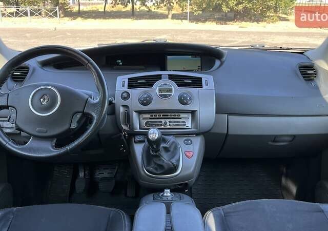 Серый Рено Сценик, объемом двигателя 2 л и пробегом 282 тыс. км за 6990 $, фото 13 на Automoto.ua