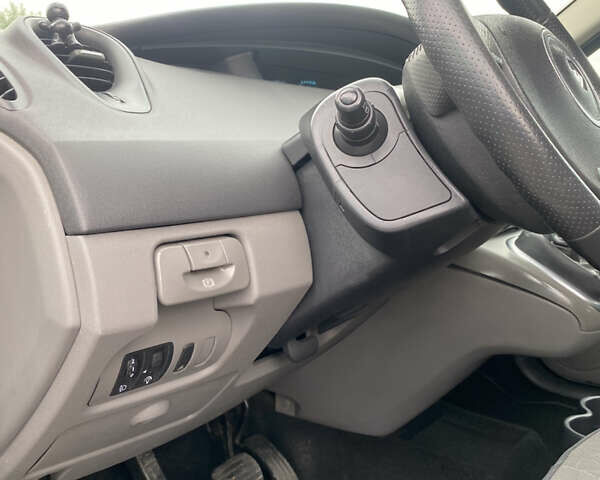 Рено Сценик 2008 в Ровно на Automoto.ua Серый Рено Сценик, объемом двигателя 1.6 л и пробегом 258 тыс. км за 5650 $, фото 10 на Automoto.ua