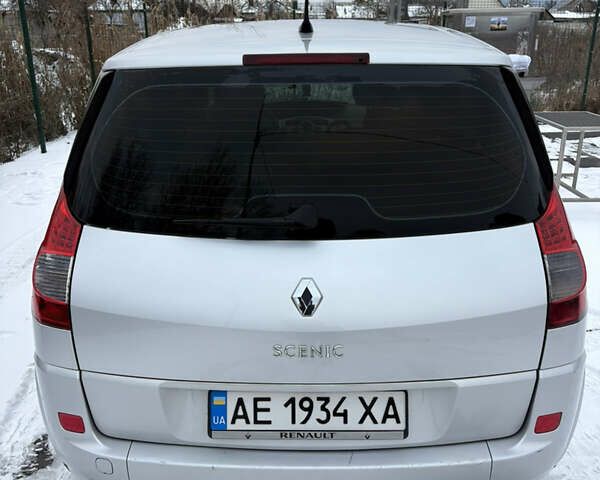 Серый Рено Сценик, объемом двигателя 1.6 л и пробегом 255 тыс. км за 5200 $, фото 2 на Automoto.ua