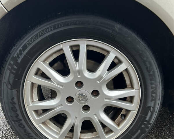 Серый Рено Сценик, объемом двигателя 1.87 л и пробегом 245 тыс. км за 5700 $, фото 13 на Automoto.ua