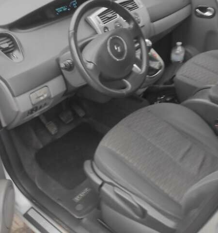 Серый Рено Сценик, объемом двигателя 1.6 л и пробегом 180 тыс. км за 5850 $, фото 9 на Automoto.ua