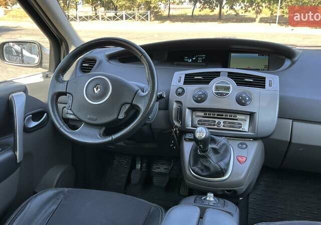 Серый Рено Сценик, объемом двигателя 2 л и пробегом 282 тыс. км за 6990 $, фото 16 на Automoto.ua