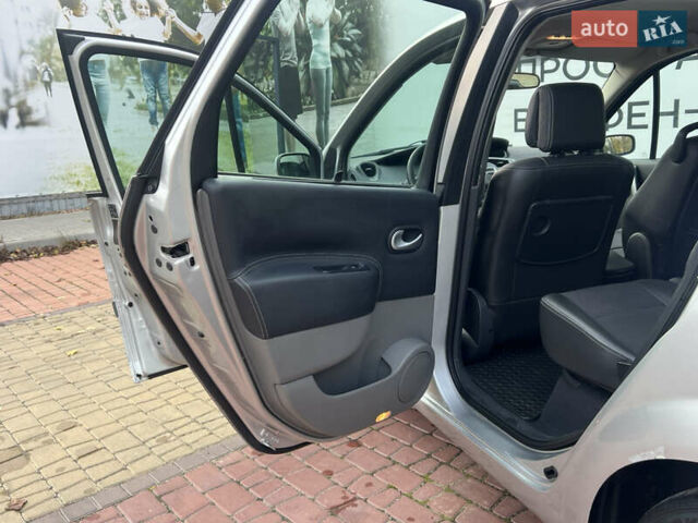 Серый Рено Сценик, объемом двигателя 1.46 л и пробегом 198 тыс. км за 4200 $, фото 18 на Automoto.ua
