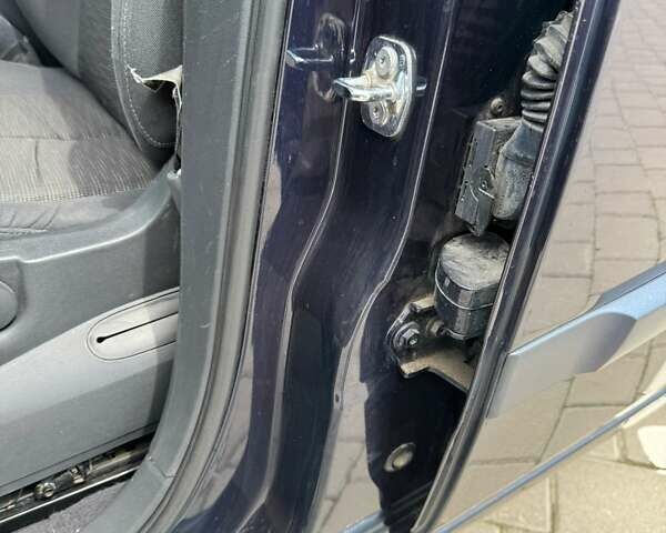 Серый Рено Сценик, объемом двигателя 2 л и пробегом 174 тыс. км за 5750 $, фото 21 на Automoto.ua