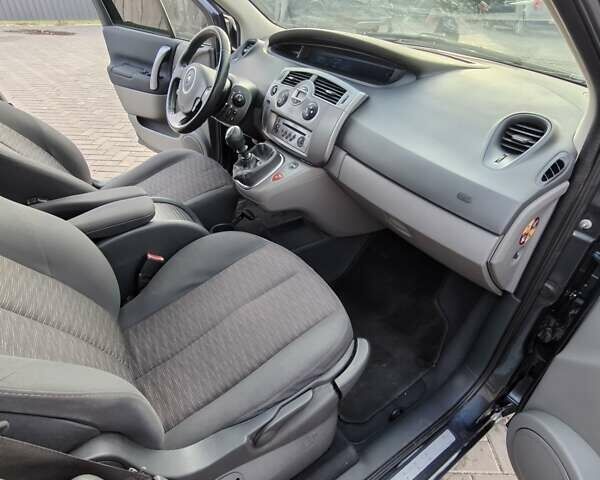 Рено Сценик 2008 в Львове на Automoto.ua Серый Рено Сценик, объемом двигателя 2 л и пробегом 300 тыс. км за 3800 $, фото 3 на Automoto.ua