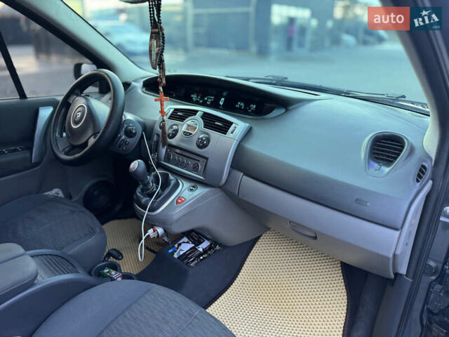 Рено Сценик 2008 в Летичеве на Automoto.ua Серый Рено Сценик, объемом двигателя 1.5 л и пробегом 270 тыс. км за 5299 $, фото 28 на Automoto.ua