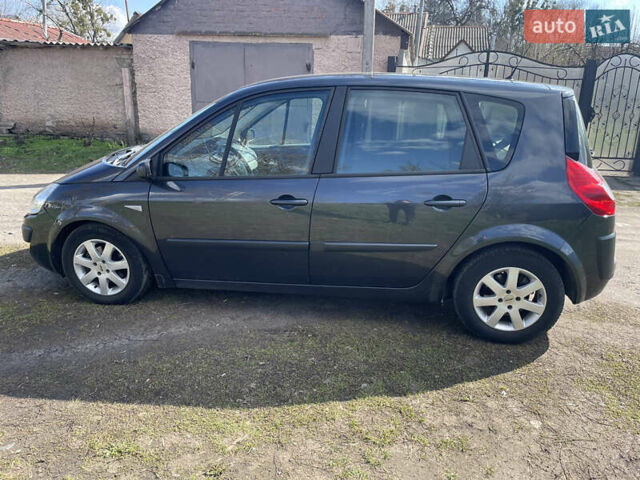 Серый Рено Сценик, объемом двигателя 1.6 л и пробегом 210 тыс. км за 5200 $, фото 5 на Automoto.ua