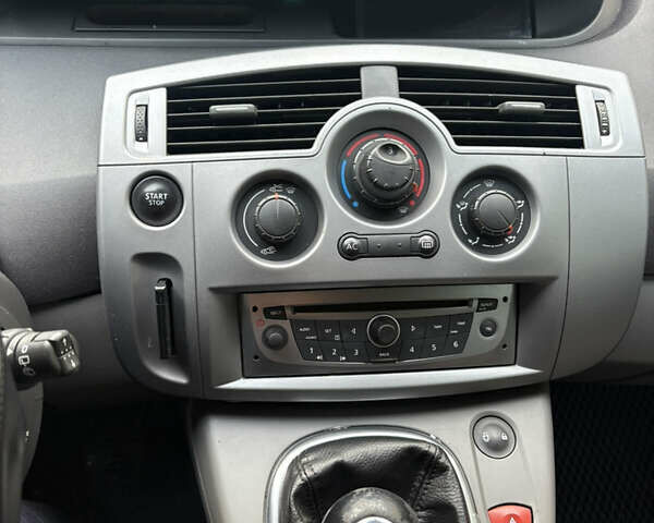 Серый Рено Сценик, объемом двигателя 1.6 л и пробегом 255 тыс. км за 5200 $, фото 12 на Automoto.ua