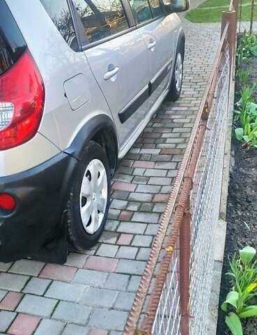 Серый Рено Сценик, объемом двигателя 1.5 л и пробегом 250 тыс. км за 6300 $, фото 2 на Automoto.ua