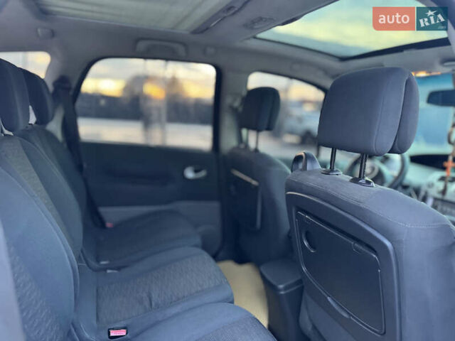 Рено Сценик 2008 в Летичеве на Automoto.ua Серый Рено Сценик, объемом двигателя 1.5 л и пробегом 270 тыс. км за 5299 $, фото 19 на Automoto.ua