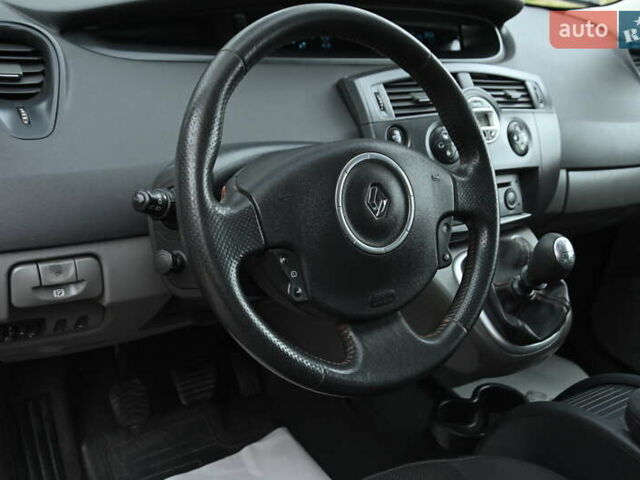 Серый Рено Сценик, объемом двигателя 1.9 л и пробегом 270 тыс. км за 5300 $, фото 33 на Automoto.ua