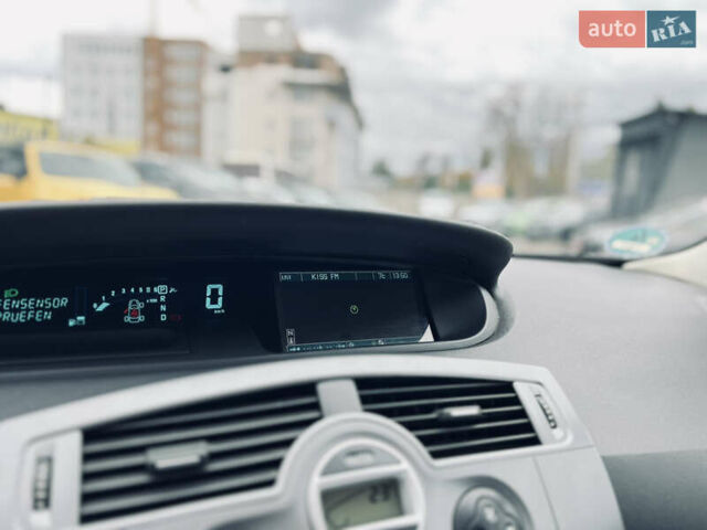 Сірий Рено Сценік, об'ємом двигуна 2 л та пробігом 128 тис. км за 7100 $, фото 15 на Automoto.ua