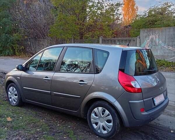 Рено Сценик 2008 в Полтаве на Automoto.ua Серый Рено Сценик, объемом двигателя 2 л и пробегом 193 тыс. км за 5499 $, фото 9 на Automoto.ua
