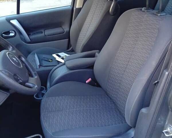 Рено Сценик 2008 в Полтаве на Automoto.ua Серый Рено Сценик, объемом двигателя 2 л и пробегом 193 тыс. км за 5499 $, фото 16 на Automoto.ua