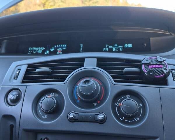 Серый Рено Сценик, объемом двигателя 1.6 л и пробегом 158 тыс. км за 5600 $, фото 23 на Automoto.ua