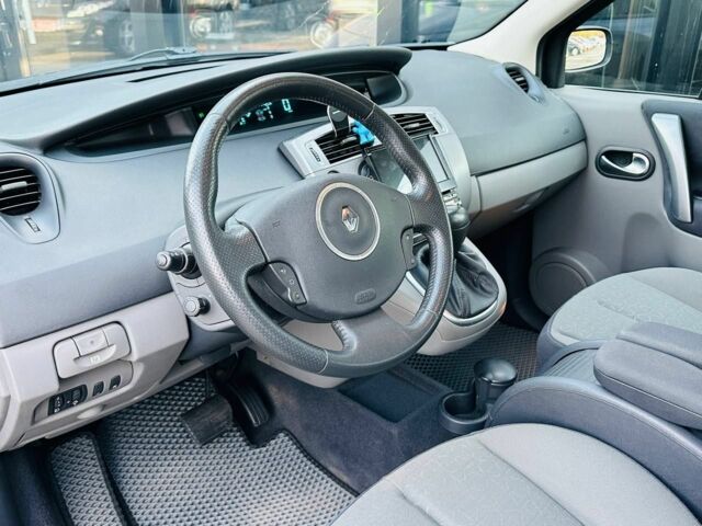 Сірий Рено Сценік, об'ємом двигуна 1.6 л та пробігом 155 тис. км за 6399 $, фото 18 на Automoto.ua