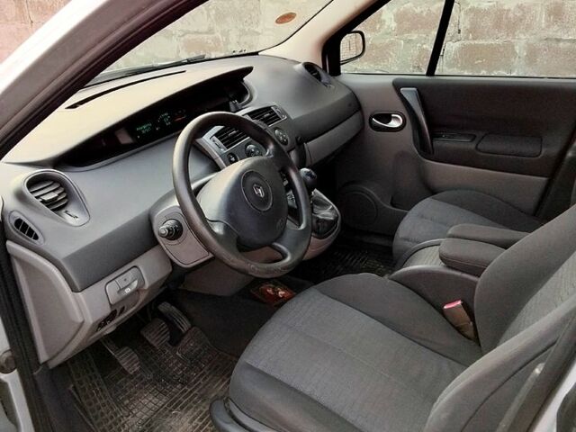 Сірий Рено Сценік, об'ємом двигуна 15 л та пробігом 0 тис. км за 5200 $, фото 1 на Automoto.ua