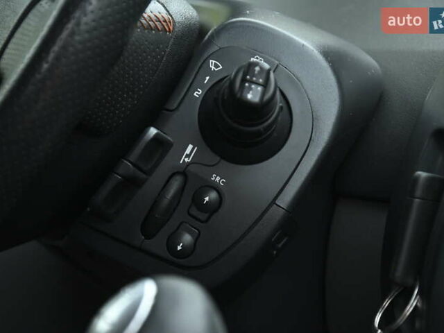 Серый Рено Сценик, объемом двигателя 1.9 л и пробегом 270 тыс. км за 5300 $, фото 46 на Automoto.ua