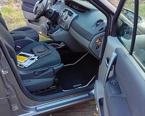 Рено Сценик 2008 в Полтаве на Automoto.ua Серый Рено Сценик, объемом двигателя 2 л и пробегом 193 тыс. км за 5499 $, фото 22 на Automoto.ua