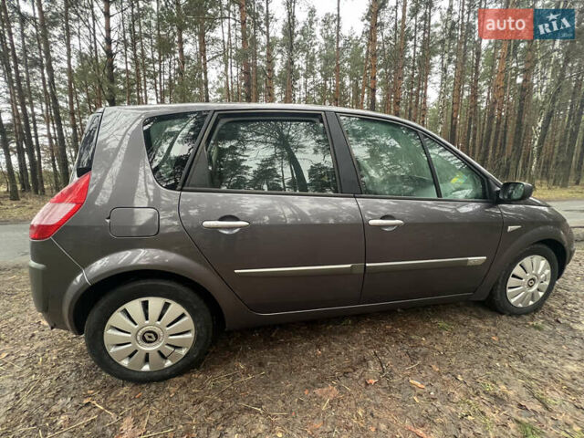 Серый Рено Сценик, объемом двигателя 2 л и пробегом 250 тыс. км за 4500 $, фото 4 на Automoto.ua