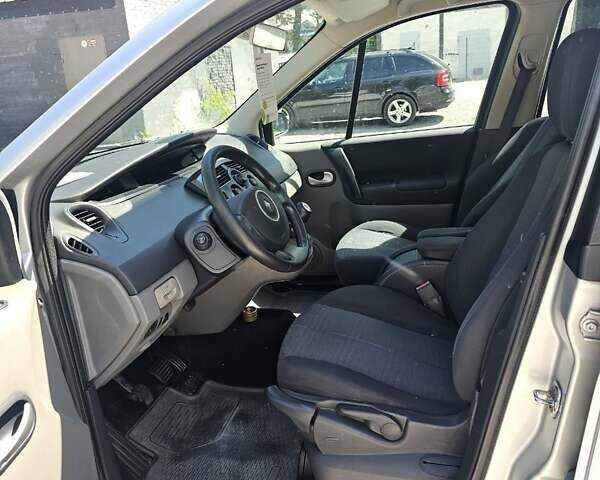 Сірий Рено Сценік, об'ємом двигуна 1.6 л та пробігом 236 тис. км за 5800 $, фото 6 на Automoto.ua