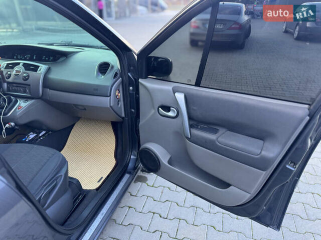 Рено Сценик 2008 в Летичеве на Automoto.ua Серый Рено Сценик, объемом двигателя 1.5 л и пробегом 270 тыс. км за 5299 $, фото 15 на Automoto.ua