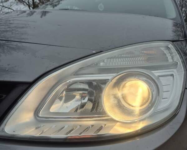 Серый Рено Сценик, объемом двигателя 1.6 л и пробегом 160 тыс. км за 5800 $, фото 2 на Automoto.ua