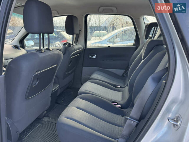 Сірий Рено Сценік, об'ємом двигуна 1.6 л та пробігом 217 тис. км за 4999 $, фото 7 на Automoto.ua