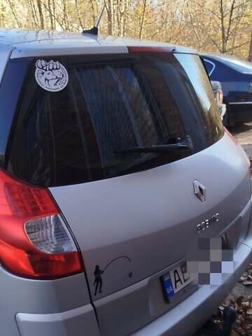 Серый Рено Сценик, объемом двигателя 1.6 л и пробегом 239 тыс. км за 5800 $, фото 2 на Automoto.ua