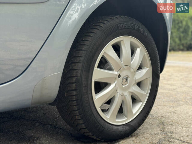 Серый Рено Сценик, объемом двигателя 1.6 л и пробегом 190 тыс. км за 5650 $, фото 27 на Automoto.ua