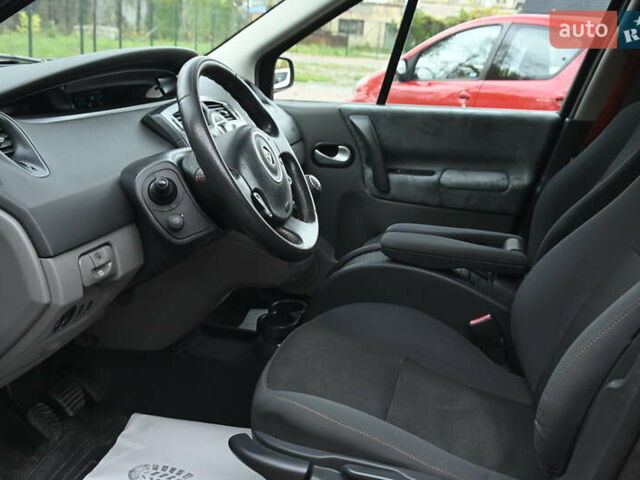 Серый Рено Сценик, объемом двигателя 1.9 л и пробегом 270 тыс. км за 5300 $, фото 22 на Automoto.ua