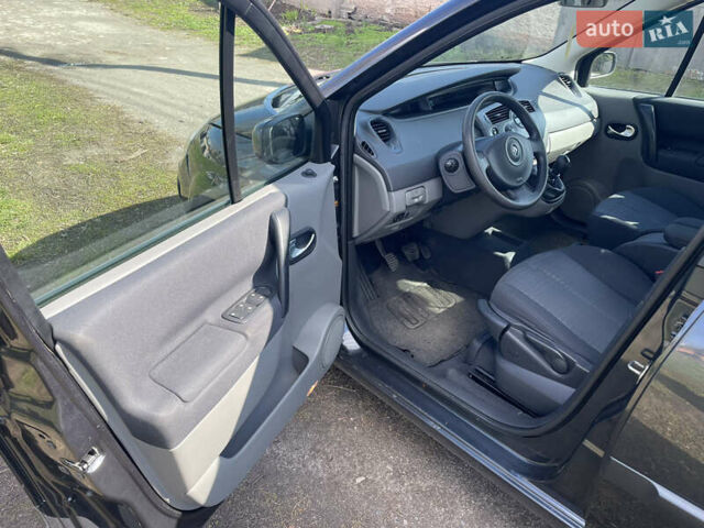 Серый Рено Сценик, объемом двигателя 1.6 л и пробегом 210 тыс. км за 5200 $, фото 8 на Automoto.ua