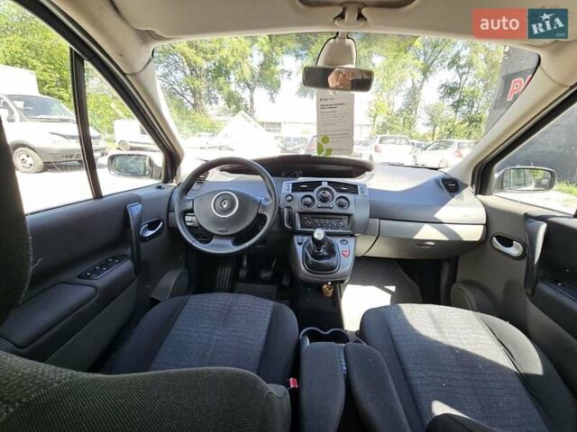 Сірий Рено Сценік, об'ємом двигуна 1.6 л та пробігом 236 тис. км за 5800 $, фото 7 на Automoto.ua