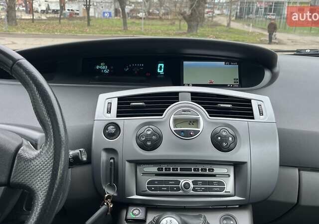 Серый Рено Сценик, объемом двигателя 2 л и пробегом 284 тыс. км за 6500 $, фото 16 на Automoto.ua