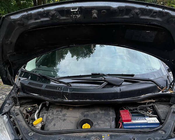 Серый Рено Сценик, объемом двигателя 1.9 л и пробегом 239 тыс. км за 5500 $, фото 1 на Automoto.ua