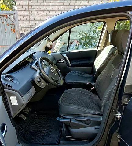 Серый Рено Сценик, объемом двигателя 2 л и пробегом 200 тыс. км за 5500 $, фото 2 на Automoto.ua