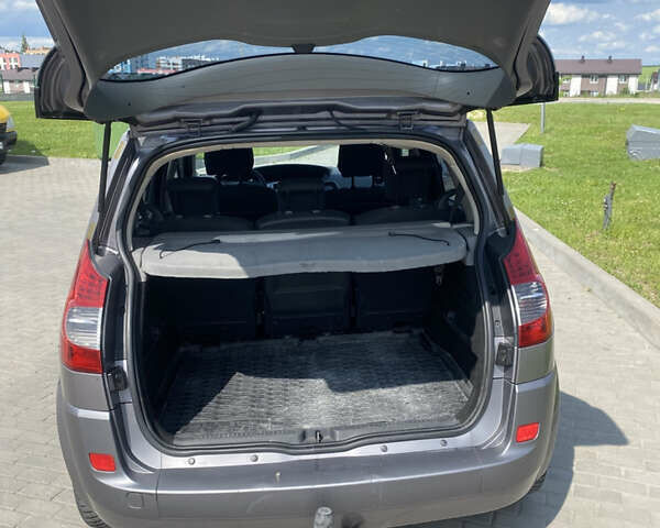 Сірий Рено Сценік, об'ємом двигуна 1.9 л та пробігом 300 тис. км за 5600 $, фото 3 на Automoto.ua