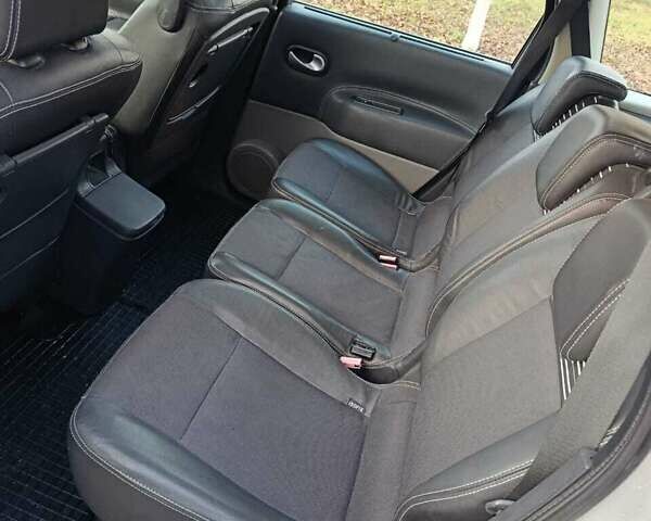 Серый Рено Сценик, объемом двигателя 0 л и пробегом 229 тыс. км за 5750 $, фото 17 на Automoto.ua