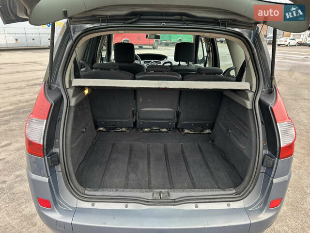 Серый Рено Сценик, объемом двигателя 1.6 л и пробегом 251 тыс. км за 5500 $, фото 12 на Automoto.ua