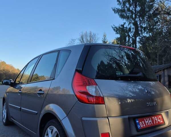 Серый Рено Сценик, объемом двигателя 1.6 л и пробегом 158 тыс. км за 5600 $, фото 1 на Automoto.ua