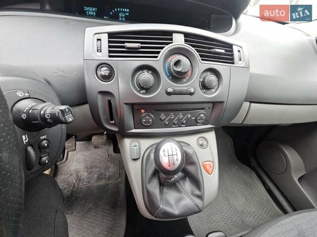 Серый Рено Сценик, объемом двигателя 1.6 л и пробегом 236 тыс. км за 5700 $, фото 14 на Automoto.ua